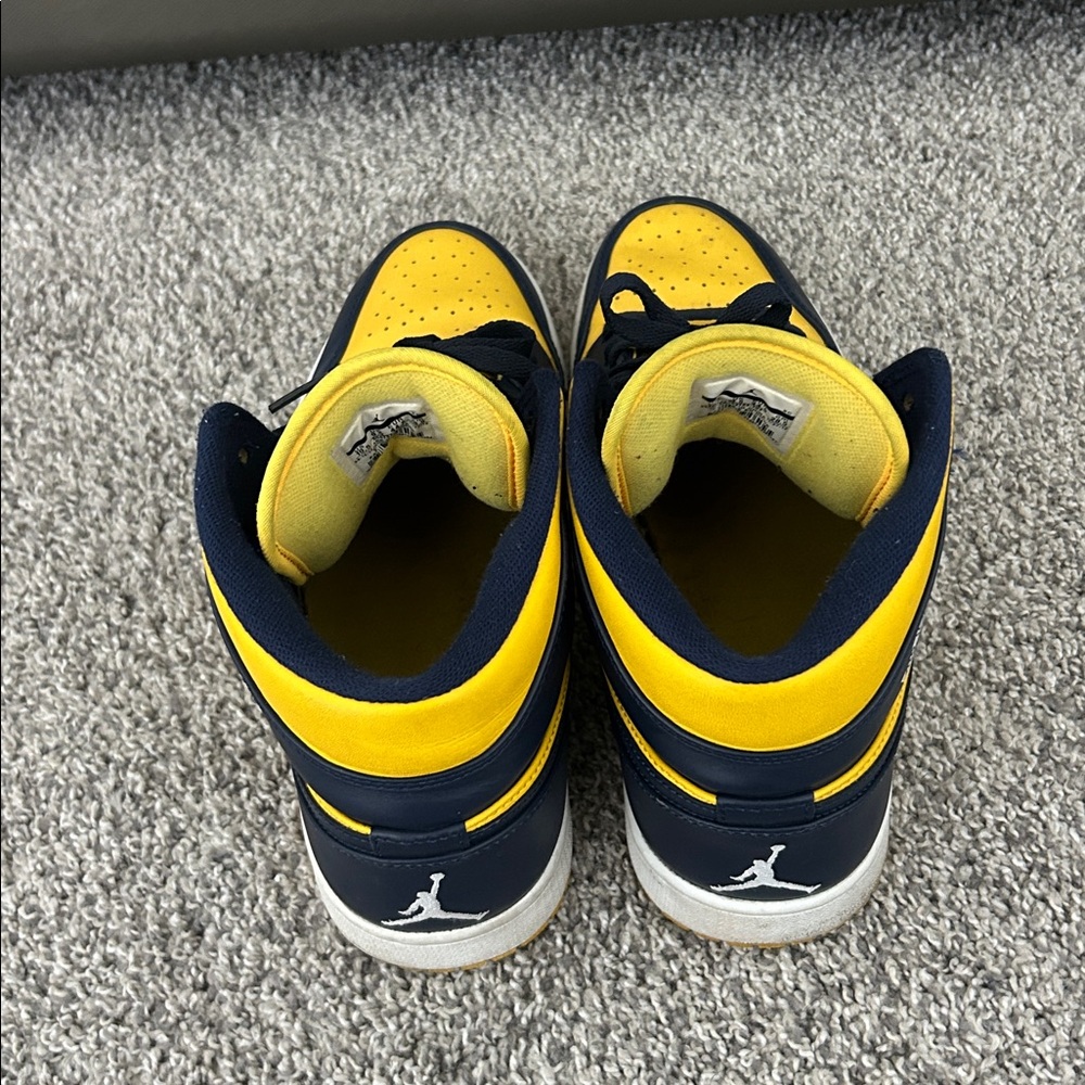 Jordan 1 High - Picture 2 of 3